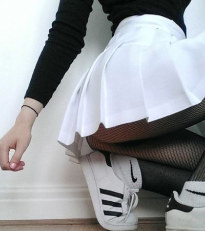biała seksowna spódniczka 