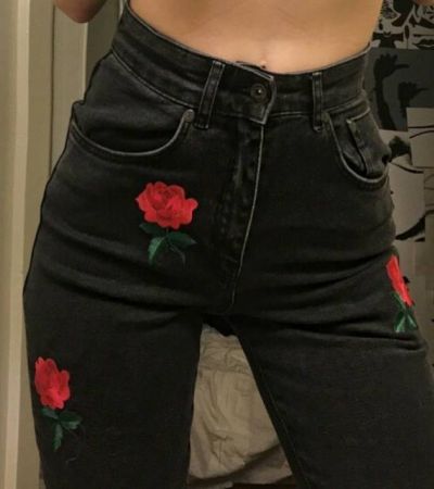 Spodnie czarne z różami 